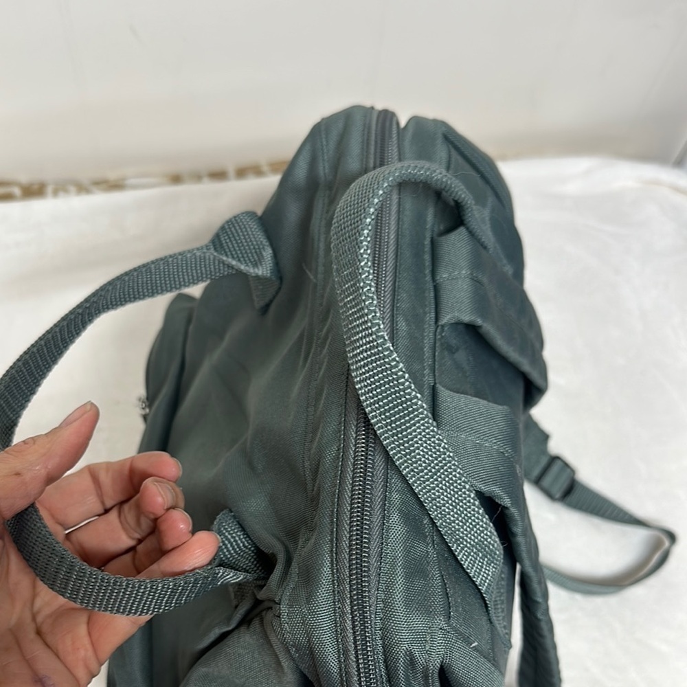 DSW Green Backpack with Durable Design - Picture 3 of 11